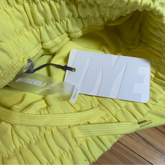 ⭐️Vaca Soon Sale⭐️ NWT DOYOUEVEN Shorts - Picture 5 of 9